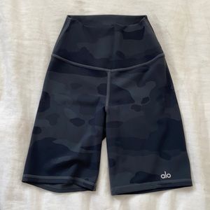 ALO Yoga Black Camo High-Waist Bike Shorts